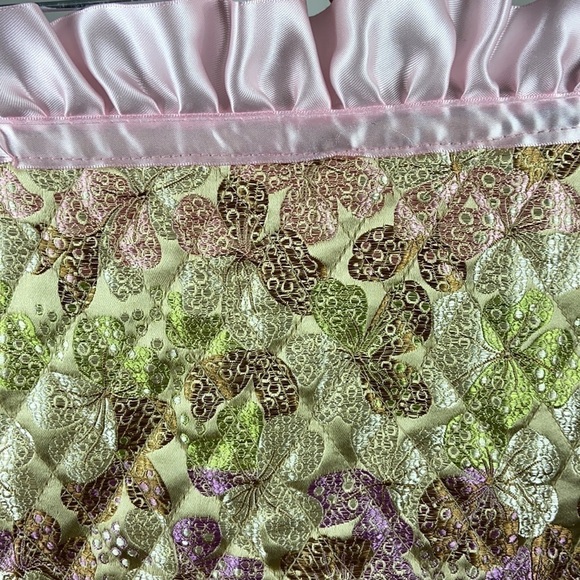 Vintage Boho Floral Embroidered Table decor - Picture 8 of 10